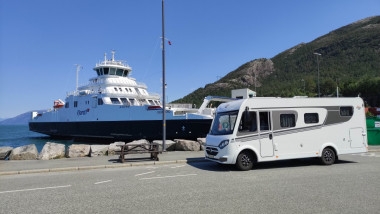 Paysages et second ferry sur la route du vendredi 24 juin.